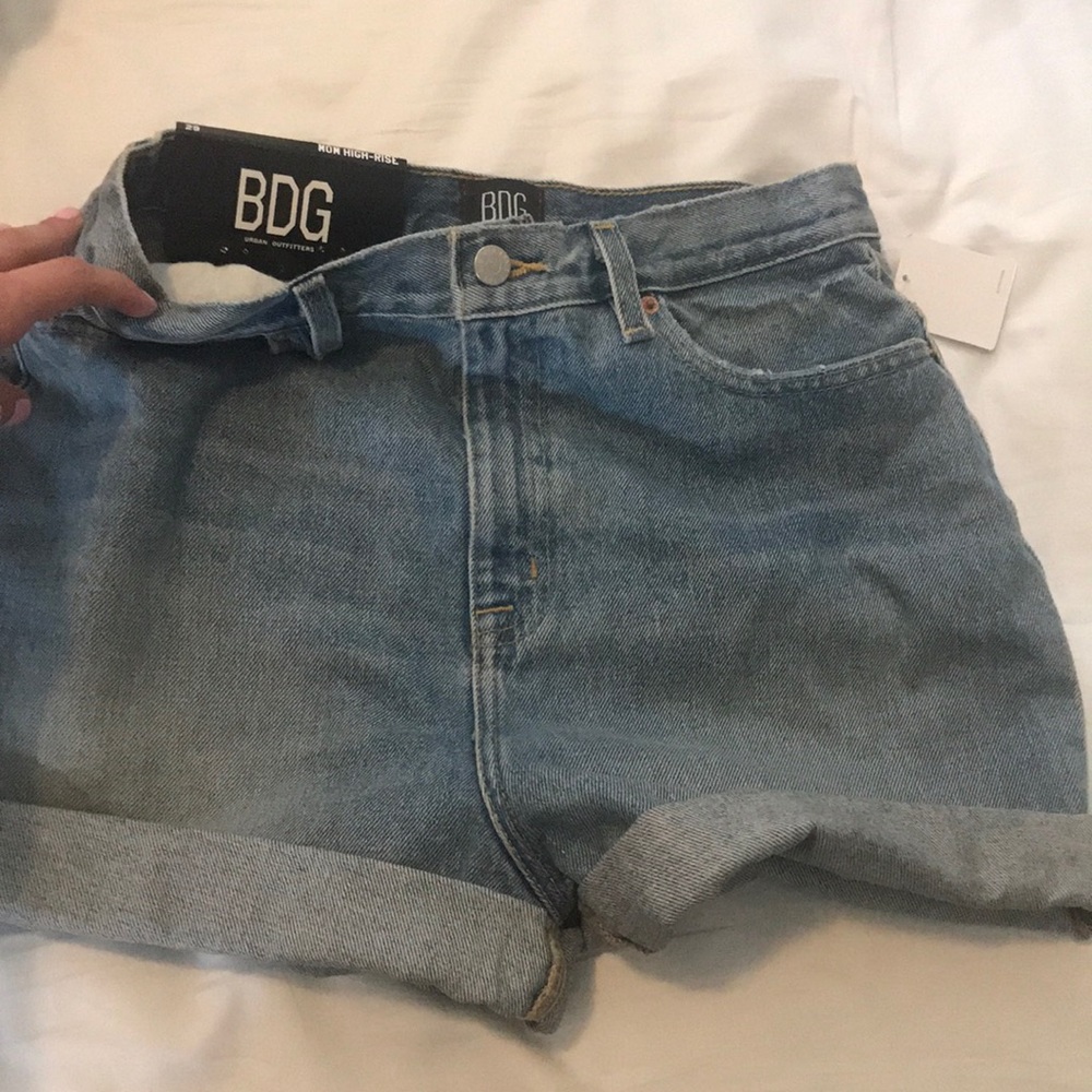 Brand new "Mom high-rise" shorts